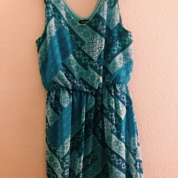 Dress - Picture 2 of 2